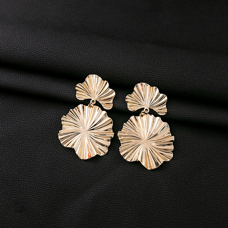 Wholesale Vintage Exaggerated Gold Leaf Iron Earrings